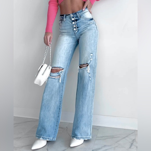 NWT KanCan 90’s Flare Ripped Knee High Rise Destroyed Light Wash Jeans 15 / 31 - Picture 1 of 7